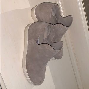 Steve Madden women’s wrangle sneaker